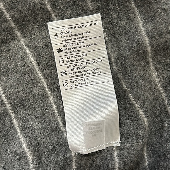 VINCE Cashmere Sweater - Picture 8 of 8